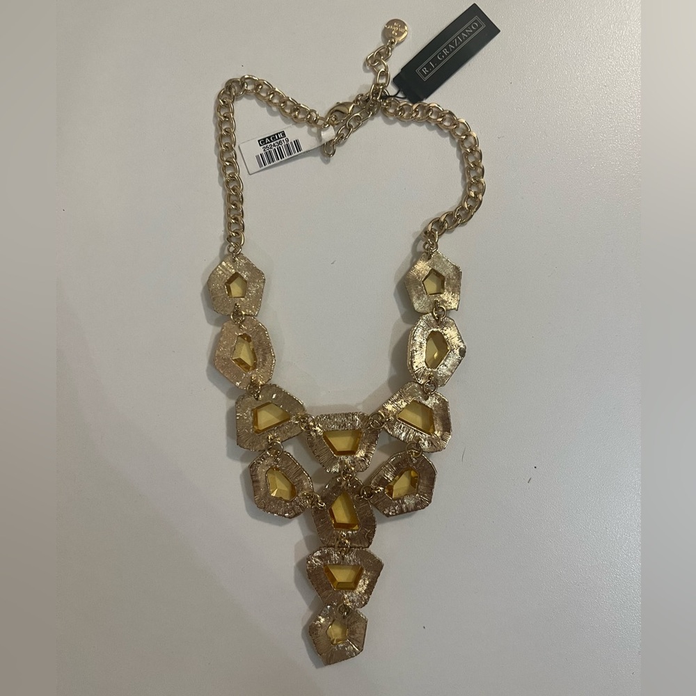 Cache statement Necklace - Picture 11 of 11